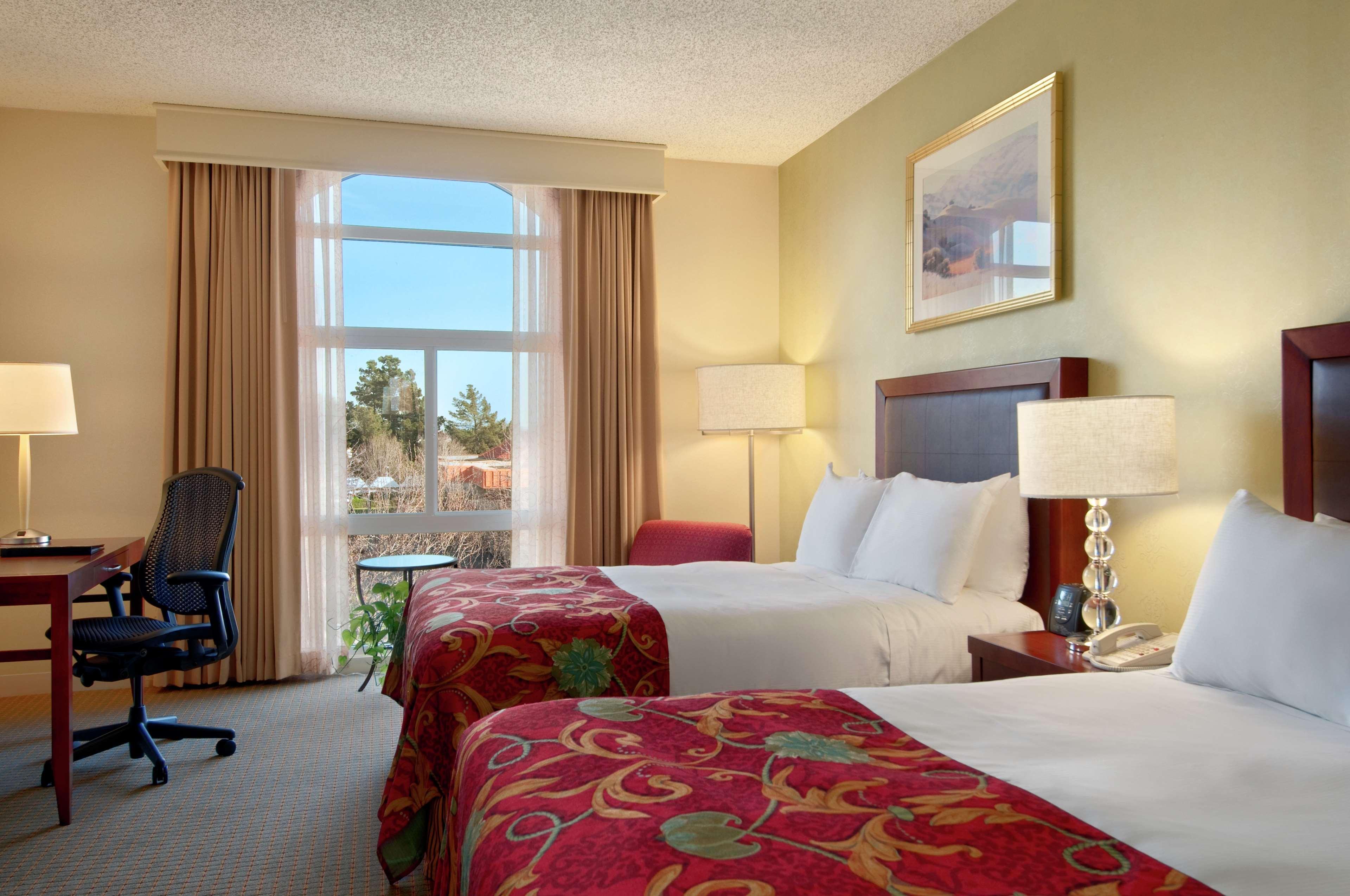 Отель Hilton Oakland Airport Экстерьер фото