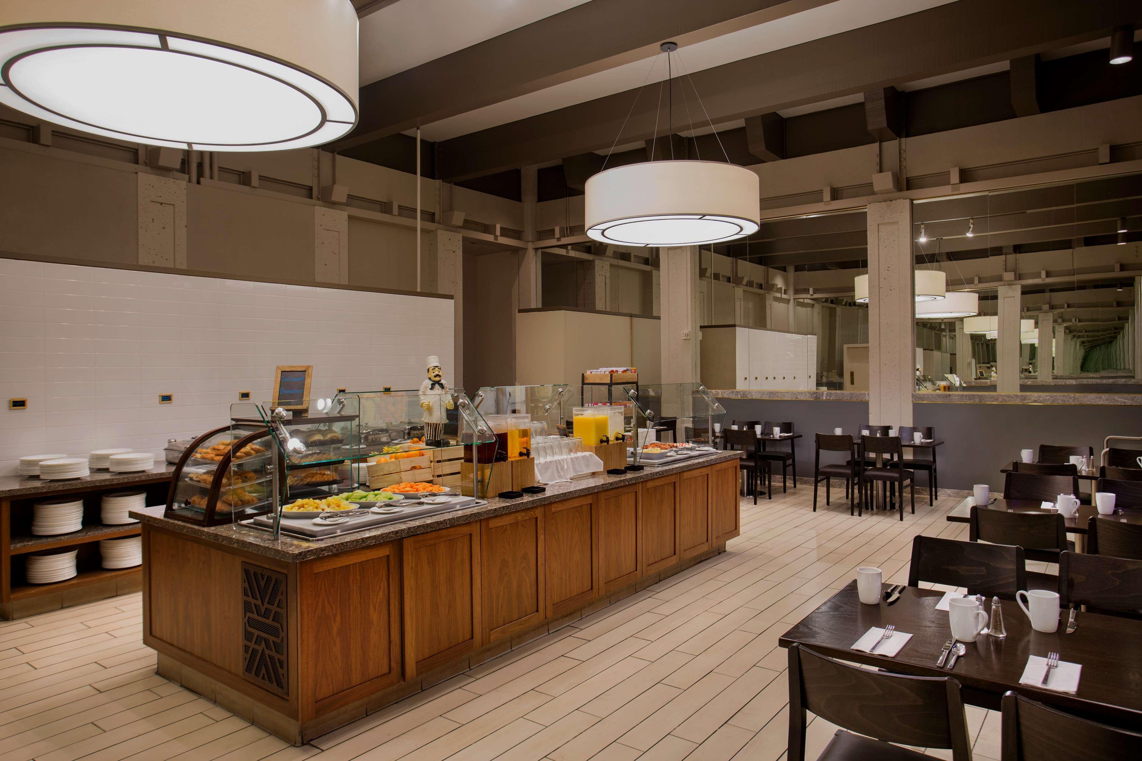 Отель Hilton Oakland Airport Экстерьер фото