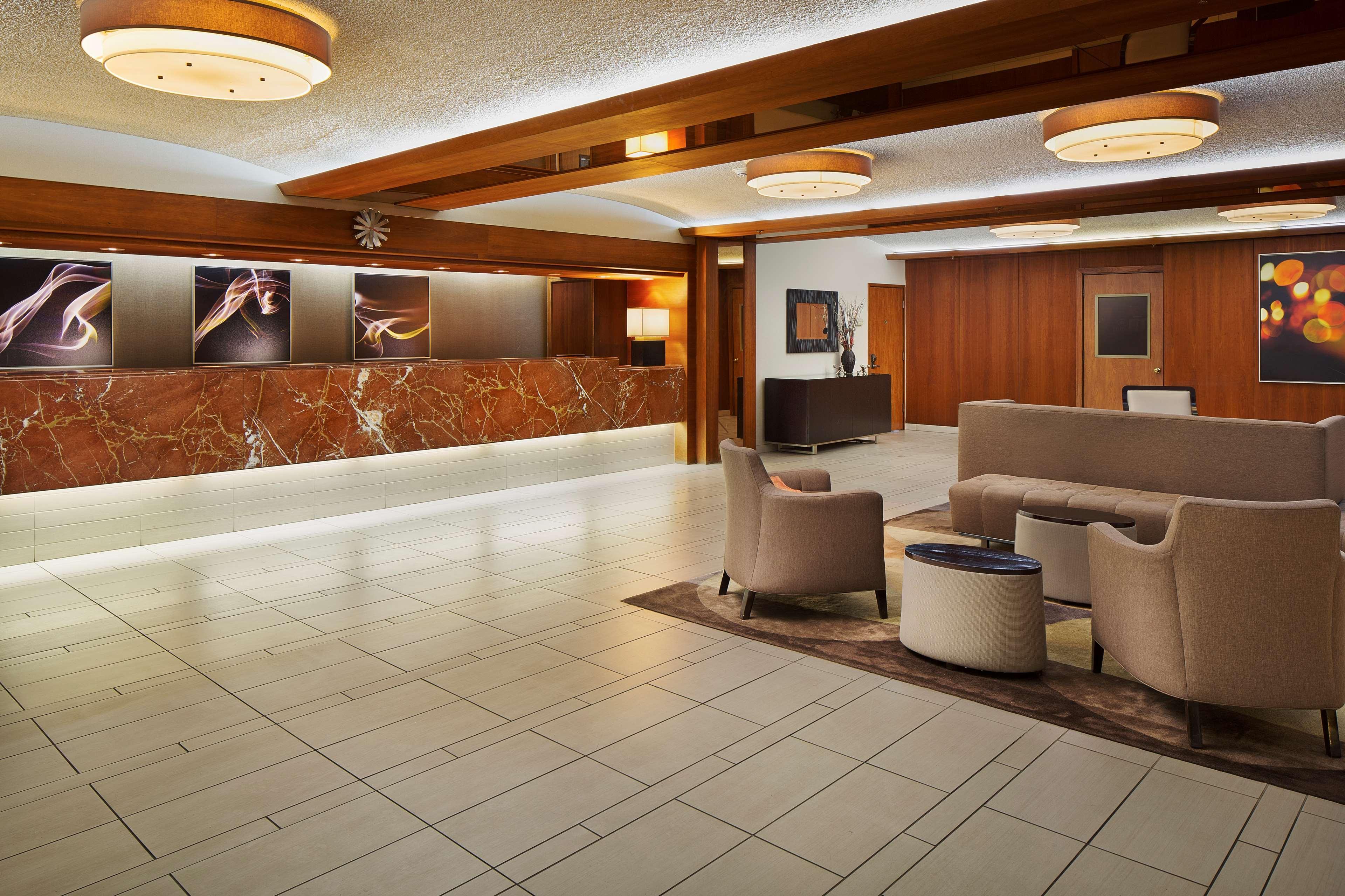 Отель Hilton Oakland Airport Экстерьер фото