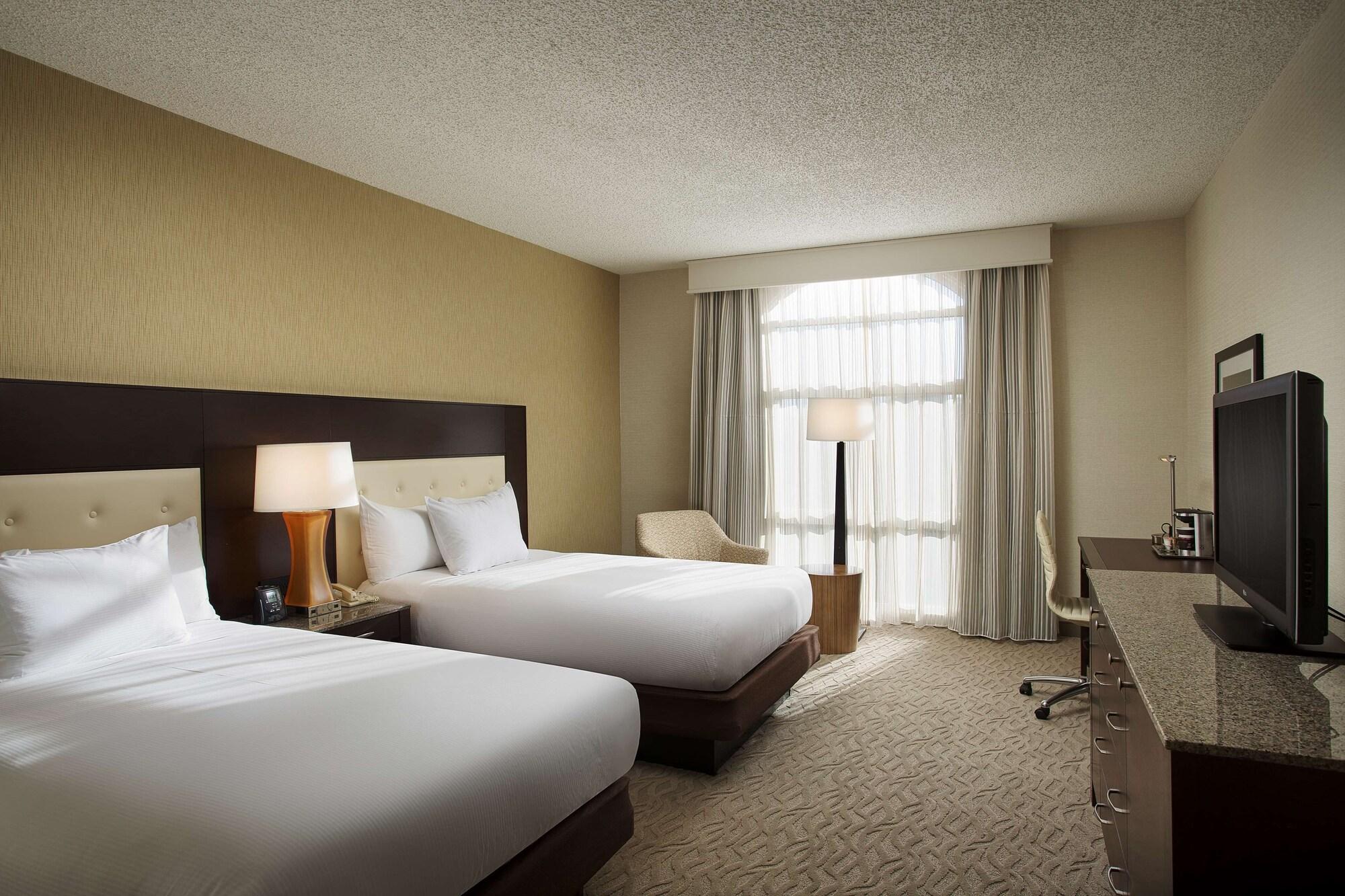 Отель Hilton Oakland Airport Экстерьер фото