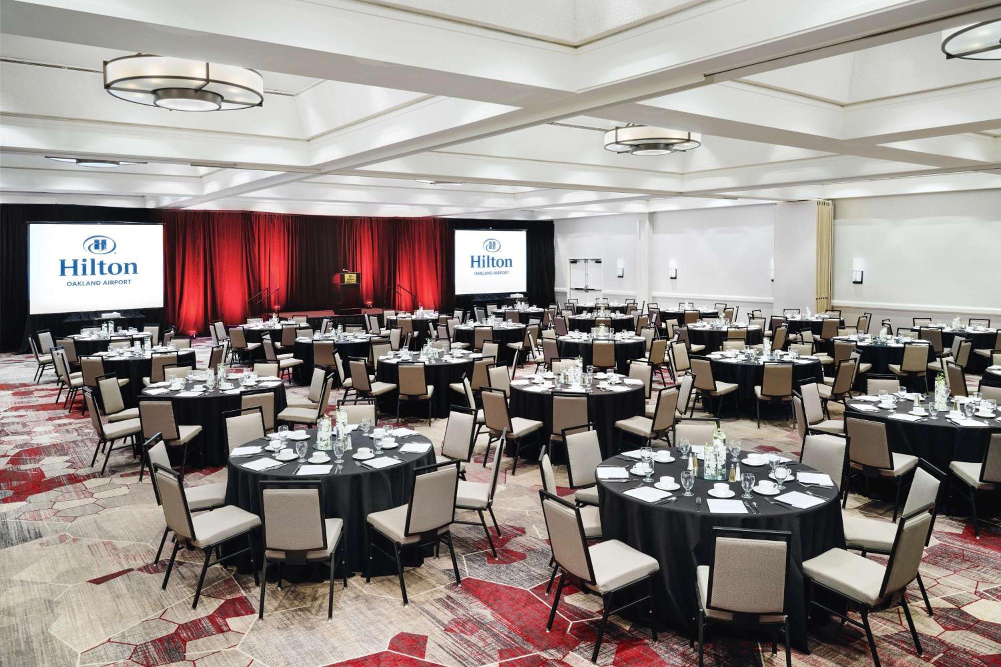 Отель Hilton Oakland Airport Экстерьер фото