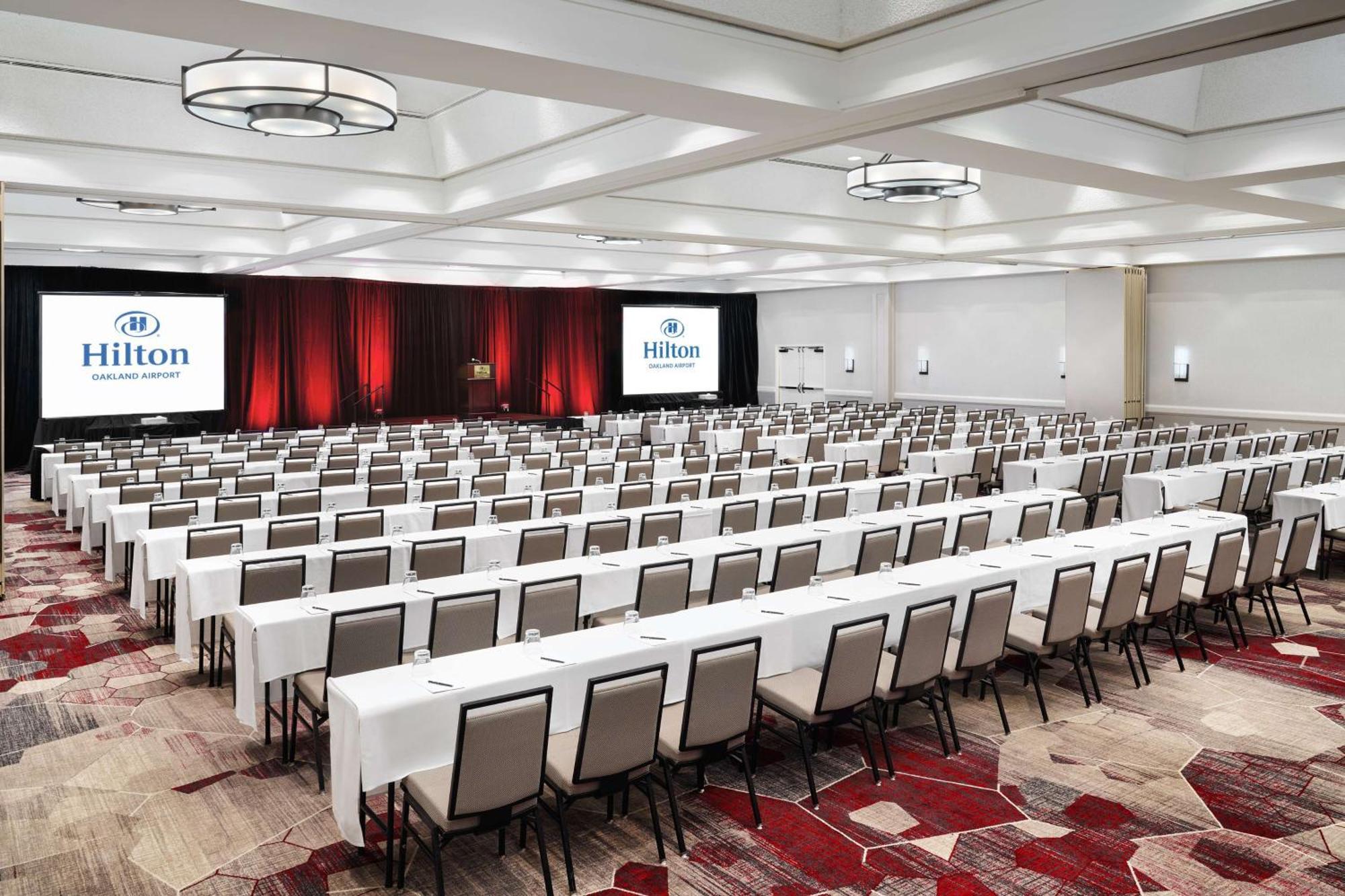 Отель Hilton Oakland Airport Экстерьер фото